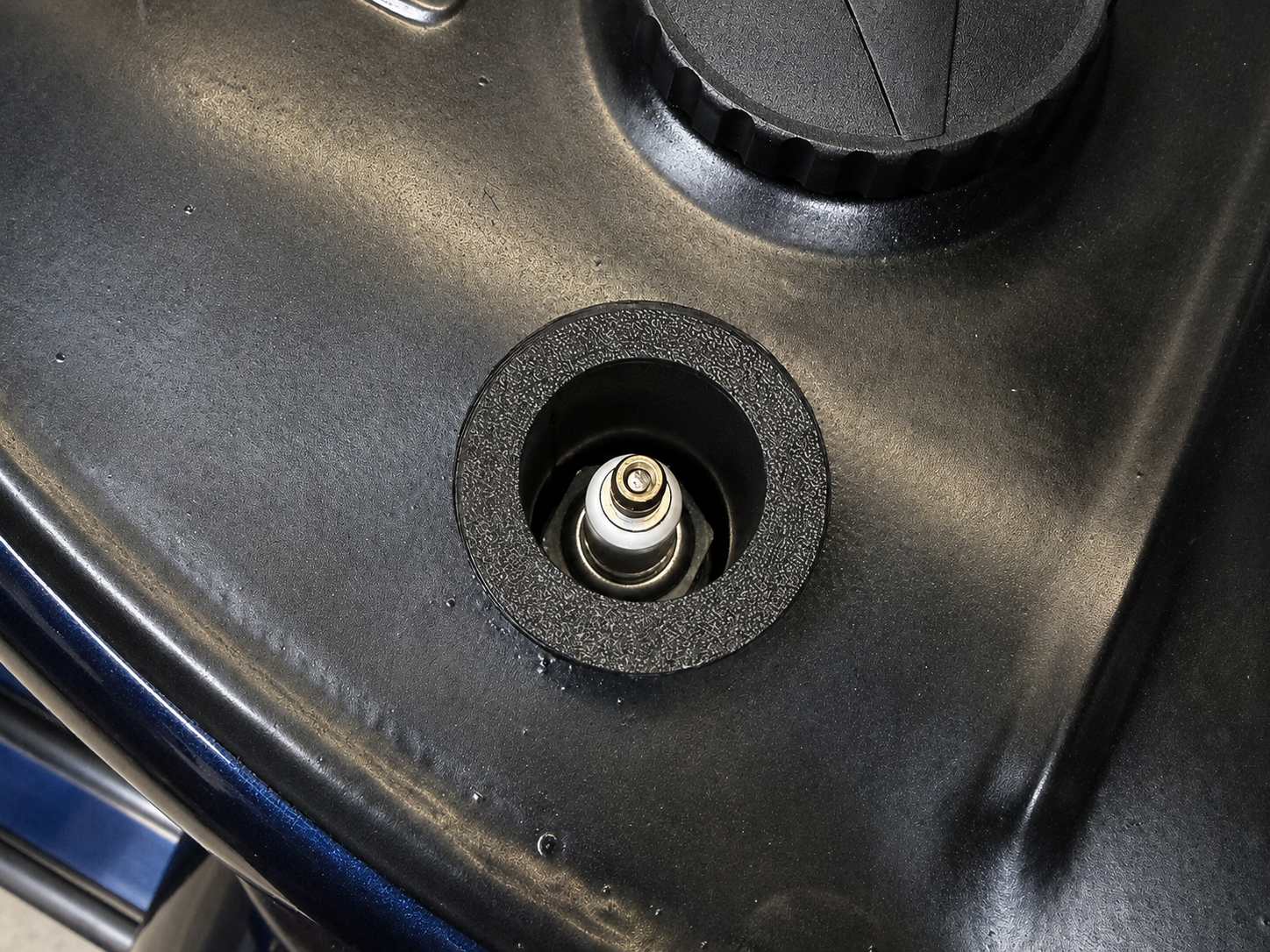 Öldeckel mit Einlage für Zündkerze - Vespa PX