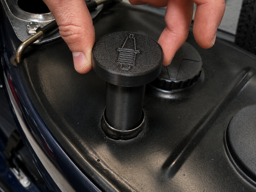 Öldeckel mit Einlage für Zündkerze - Vespa PX